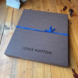 Brown Louis Vuitton Box 17.5x19x2.5
